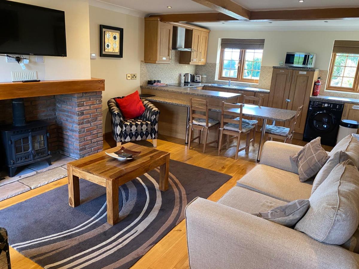 Red House Farm Cottages Беверли Экстерьер фото